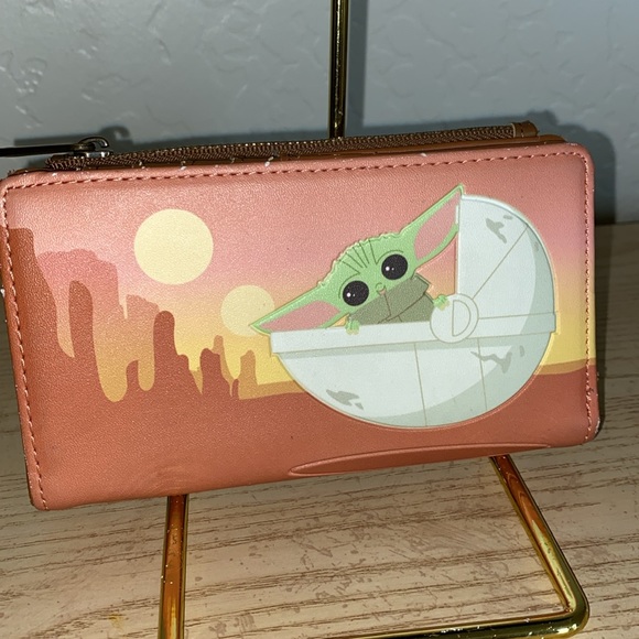 Loungefly Star Wars The Child Brown Zip Wallet - 'Wait For Me' - Picture 3 of 9
